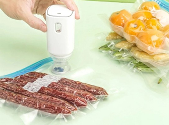 VACUUM POUCHES WITH VALVE